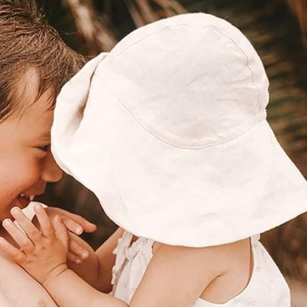 White baby sunhat